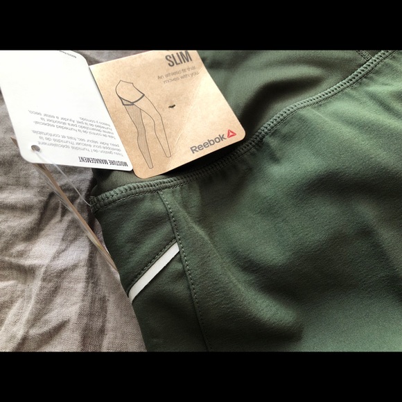 Reebok running short - Picture 3 of 4